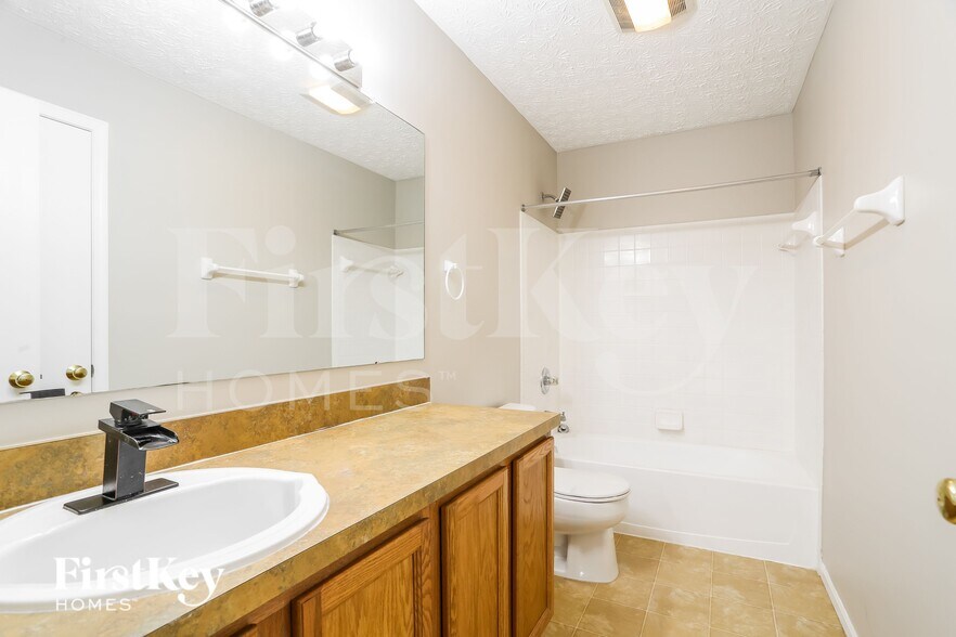 Building Photo - 3657 Lake Lanier Dr