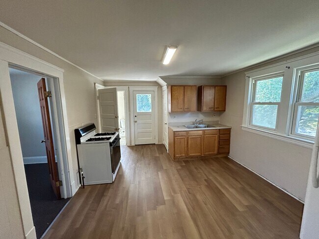 Building Photo - 3589 W 50th St