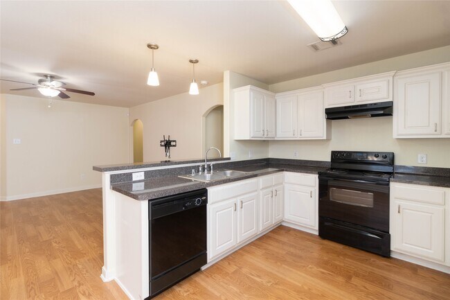 Building Photo - 4215 Medina River Loop