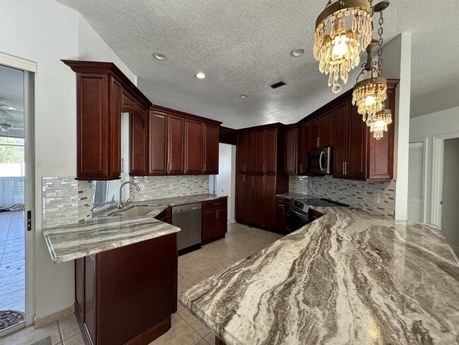 Building Photo - 664 Wyckliffe Pl