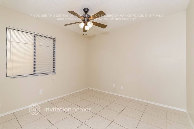 Building Photo - 203 N Lake Ct