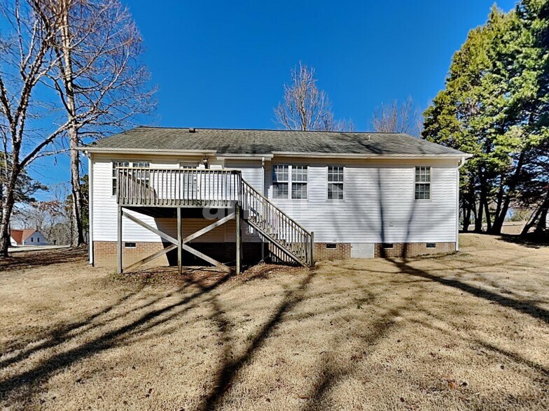 Building Photo - 135 Kentucky Derby Dr
