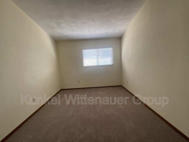 Building Photo - 166 Eagle Ridge