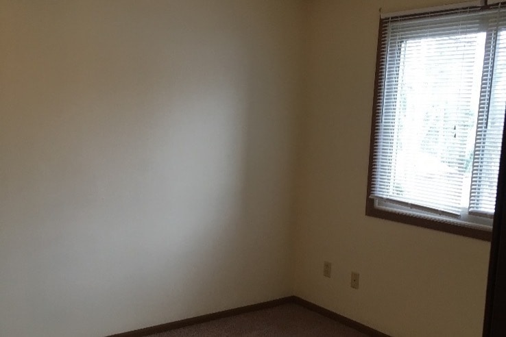 Bedroom - 170 Portage S St