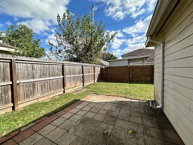 Building Photo - 10403 Hurst Hill Ln