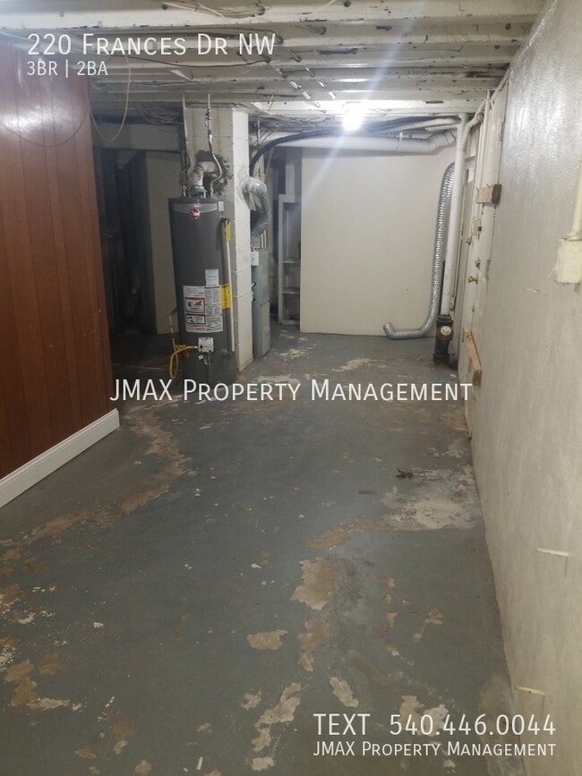 Building Photo - 220 Frances Dr NW