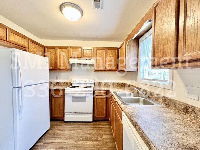 Building Photo - 121 Thomas St