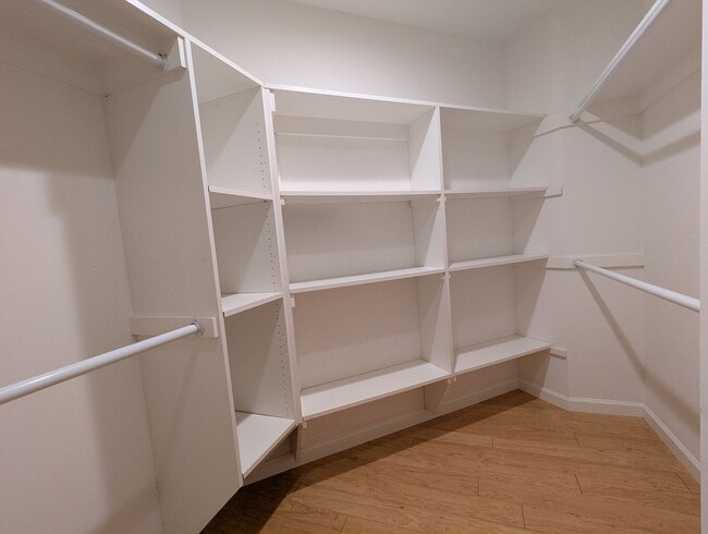 Building Photo - Amazing, gorgeous, end unit with huge yard.....