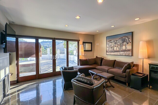 Building Photo - 11470 Dona Evita Dr