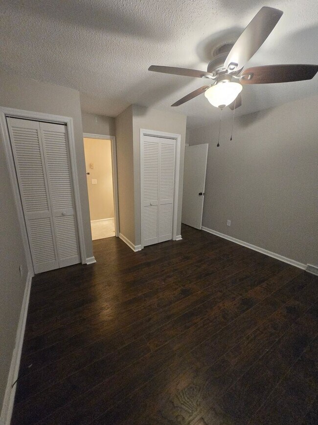 Building Photo - 1569 Colony Park Dr
