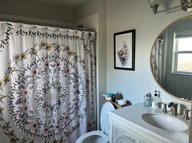 Building Photo - 1168 Bass Blvd