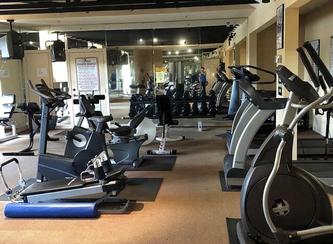 Building Photo - 2400 Feather Sound Dr