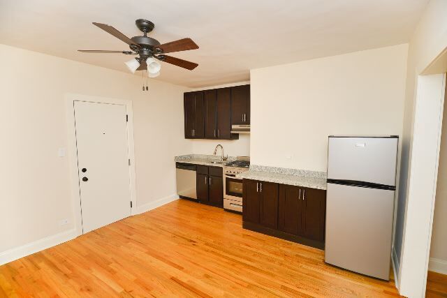 Building Photo - 618 W Patterson Ave