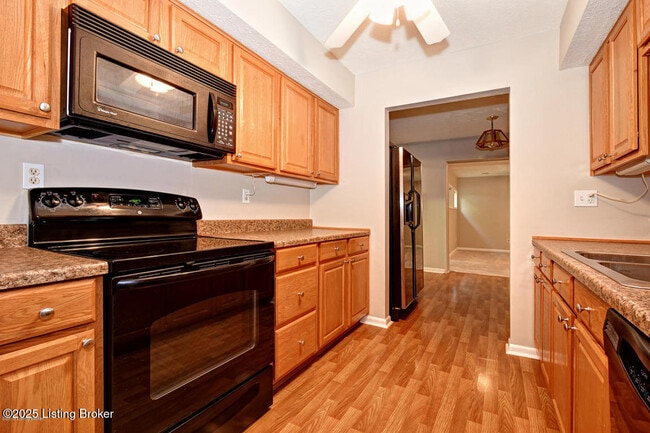 Building Photo - 3820 RiverOaks Ln