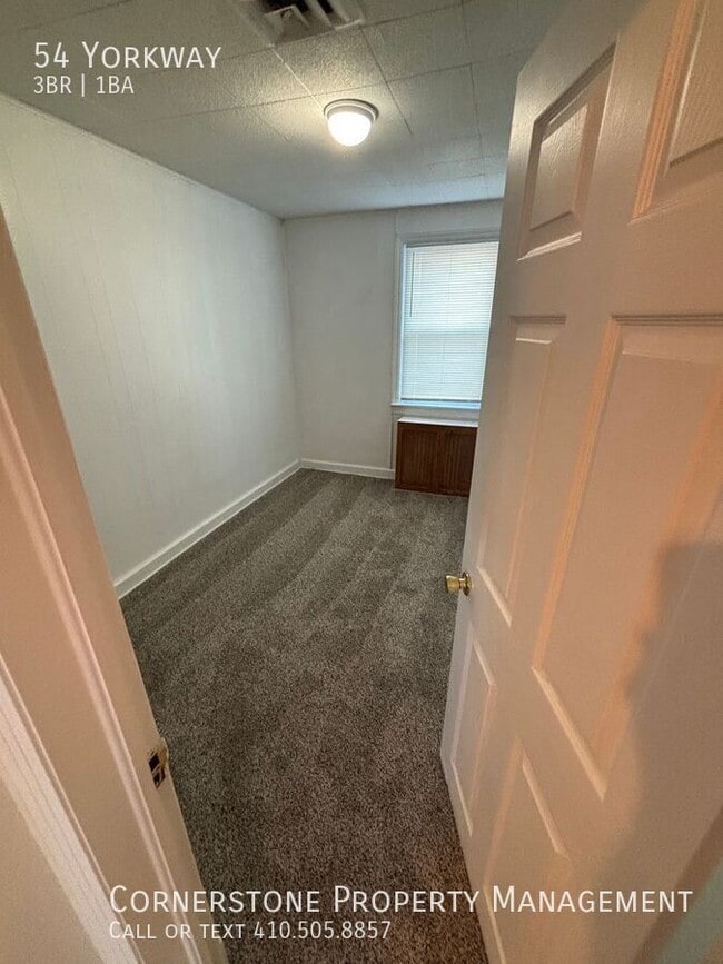 Building Photo - 54 Yorkway-
