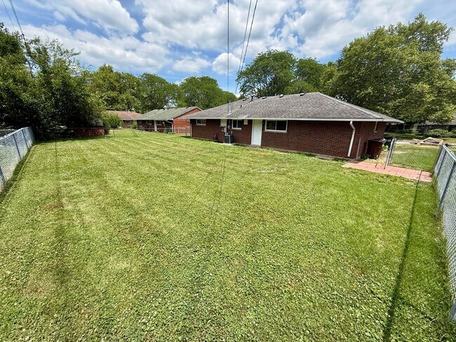 Building Photo - 4409 Primrose Ln