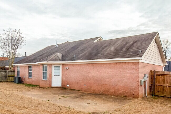 Building Photo - 4490 Shadow Glen Cove