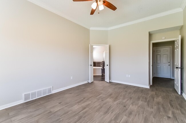 Building Photo - 4918 Noel Mission Dr