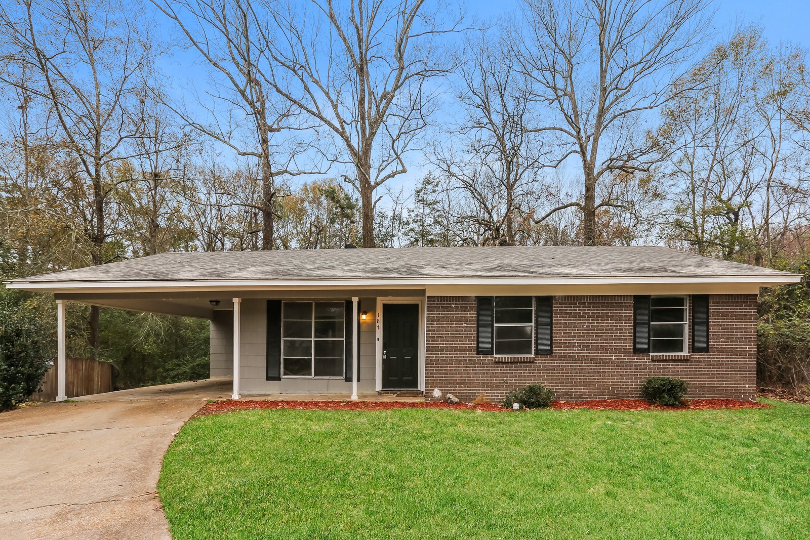 Building Photo - 187 E Woodcrest Dr