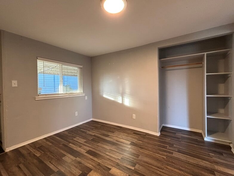 Building Photo - 302 Union St