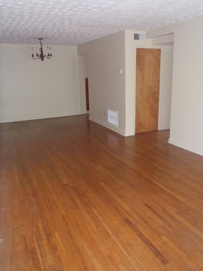 Building Photo - 596 Lowell Ave