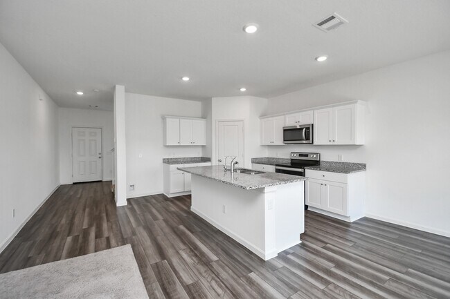 Building Photo - 4910 Highland Spgs Dr