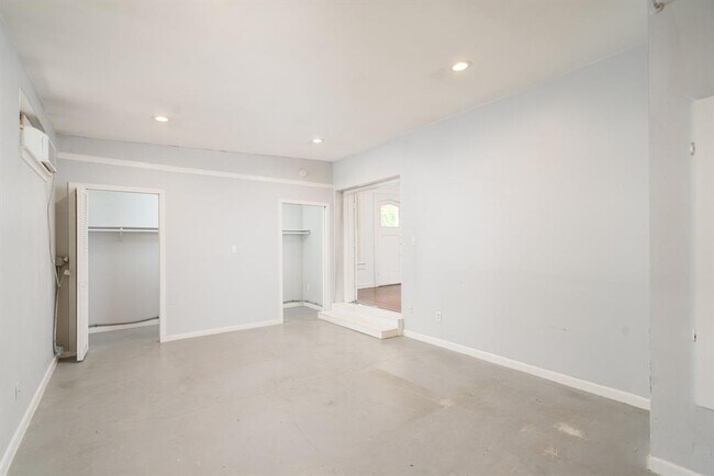 Building Photo - 5212 Joe Sayers Ave
