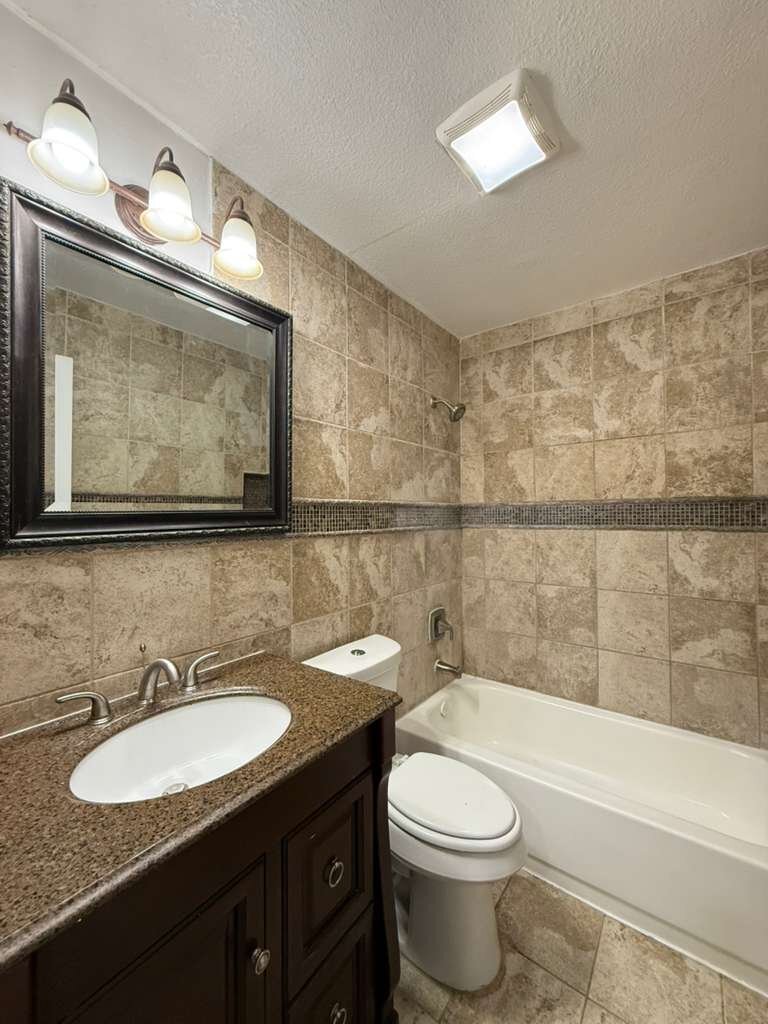 Building Photo - 6011 Hidden Rose