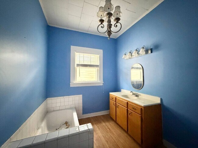 Building Photo - 218 North St