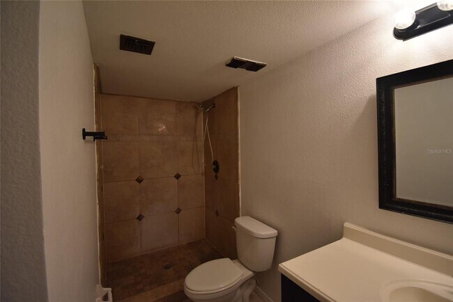 Building Photo - 8246 Fairways Cir