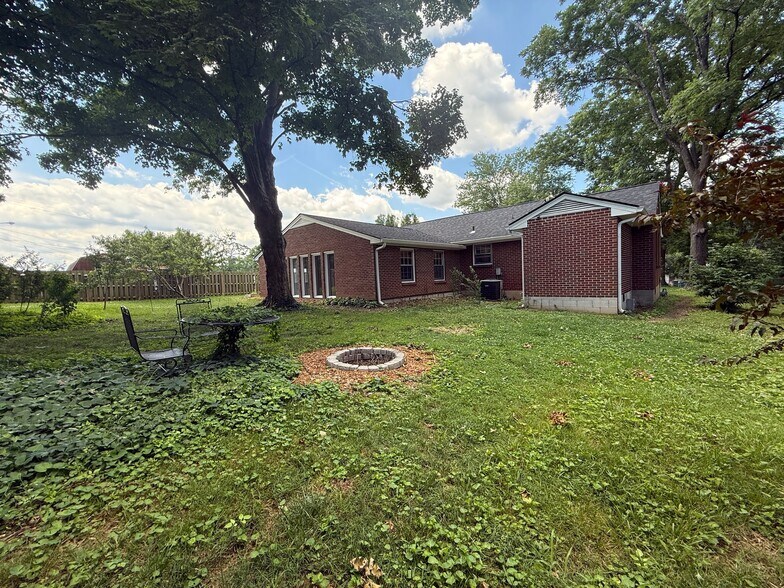 Building Photo - 1007 Fowler St