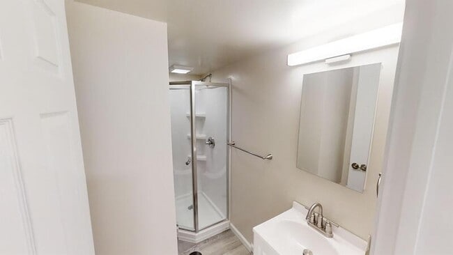 Building Photo - 601 W Hoover Ave