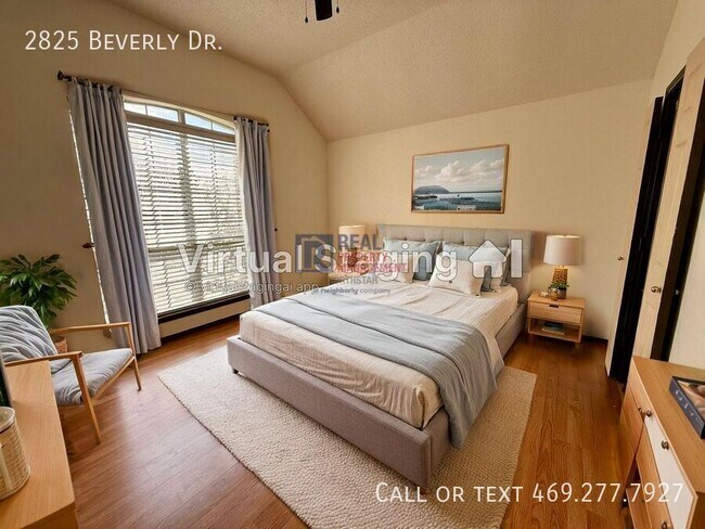 Building Photo - 2825 Beverly Dr