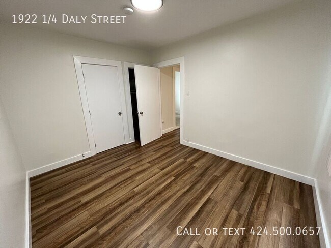 Building Photo - 1922 1/4 Daly Street-