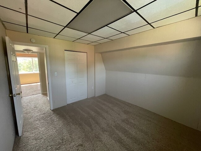 Building Photo - AVAILABLE NOW!! 3 BED 1 BATH SINGLE FAMILY...