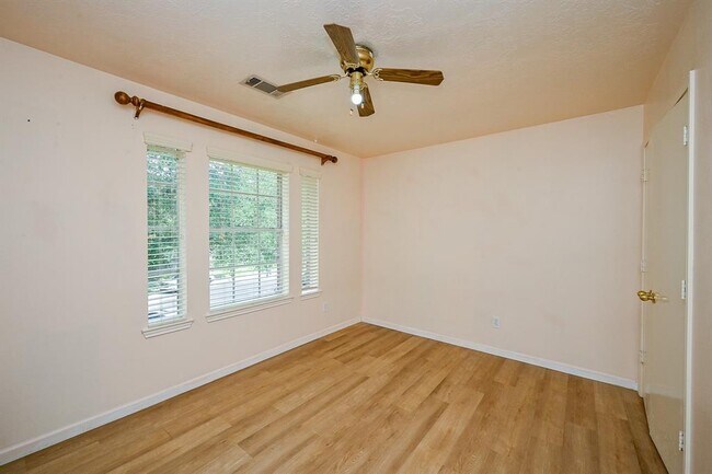 Building Photo - 20418 Linden Tree Dr