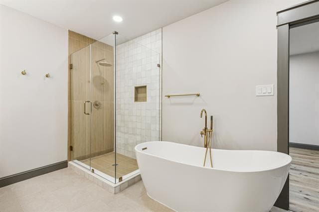 Building Photo - 810 S Montclair Ave