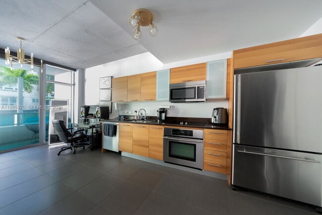 Building Photo - 3301 NE 1st Ave