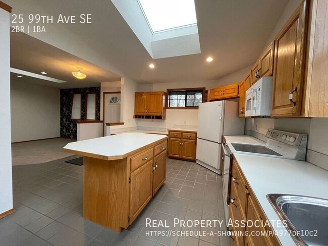 Building Photo - 25 99th Ave SE