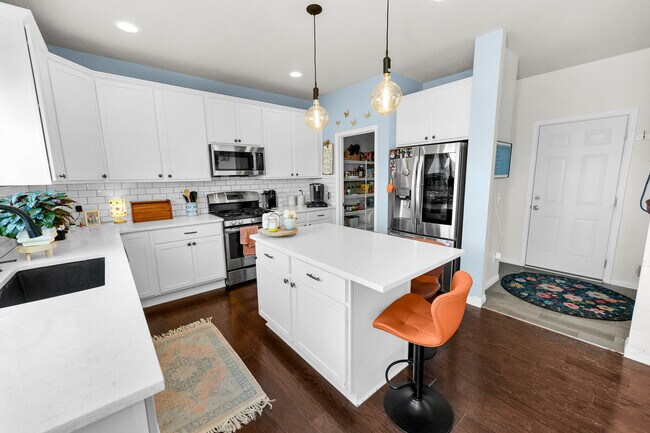 Building Photo - 26574 Bronx Dr