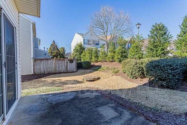 Building Photo - 119 Waterford Park Dr