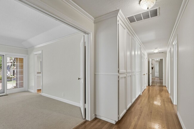 Building Photo - Stunning 3,488 Sq. Ft. Home with Pool & 3-...