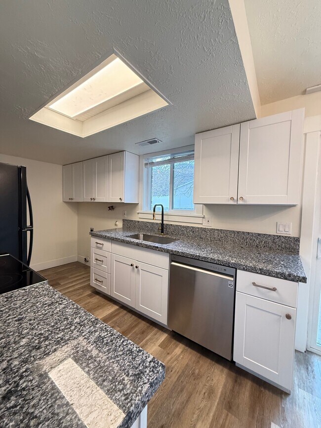 Building Photo - 312 N 100 W