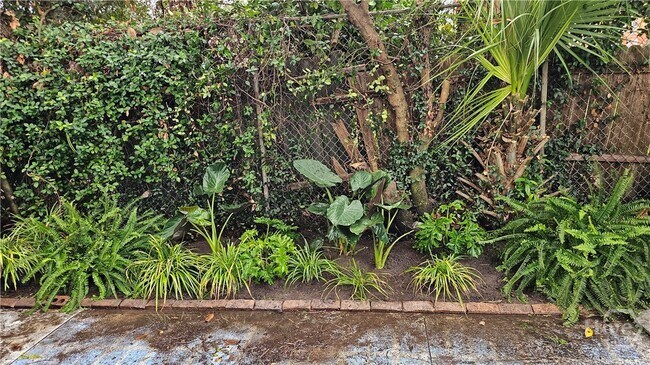 Building Photo - 14 E 41st St