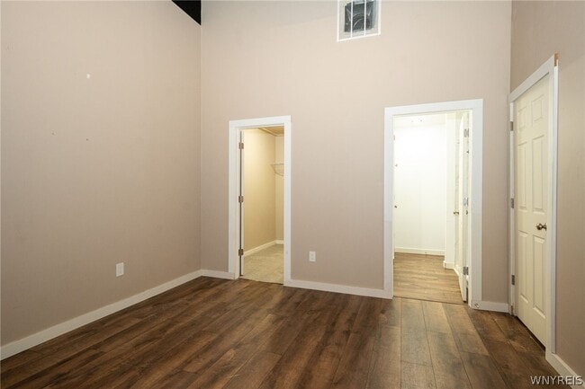 Building Photo - 2335 Main St