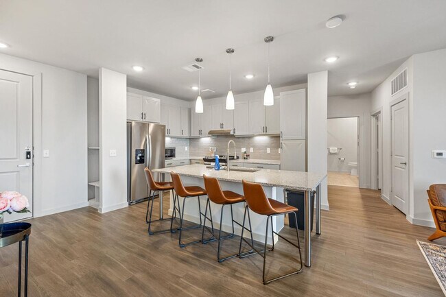 Building Photo - 5820 1/2 Cameron Road-SI FL4-ID1303394P