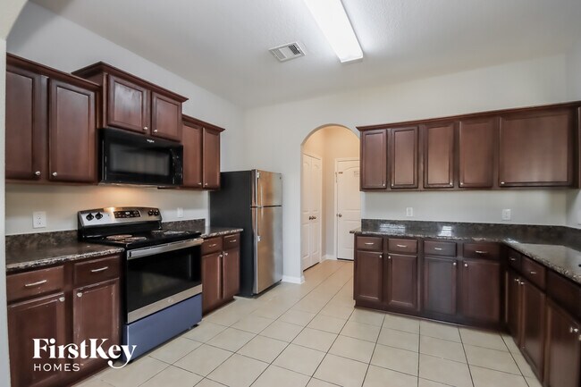 Building Photo - 15406 River Ends Dr