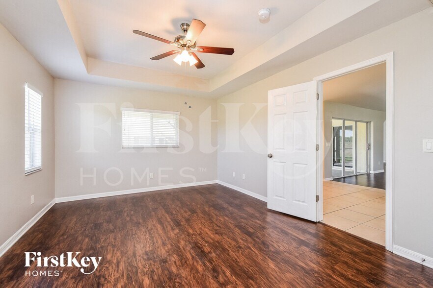 Building Photo - 2547 SW 3rd Pl