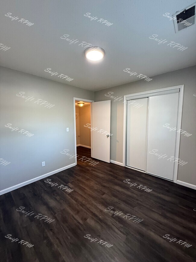 Building Photo - 6453 Hallet St