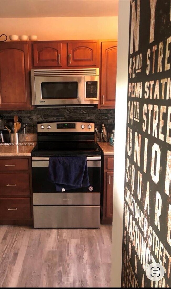 Building Photo - 10317 NW 9th St Cir